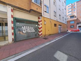 Aparcament cotxe  Olmo. En valladolid