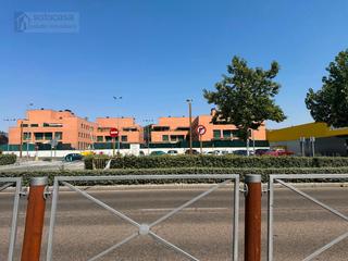 Piso  Peña de francia. Arroyo. bajo con 2 patios. 2 dormitorios y 2 baños.