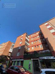 Pis  Cardenal torquemada. Vivienda en calle principal de la rondilla