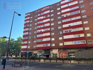 Appartement  Palencia. 8 en av. palencia !!  3 habitaciones y 1 baño, garaje, ascensor