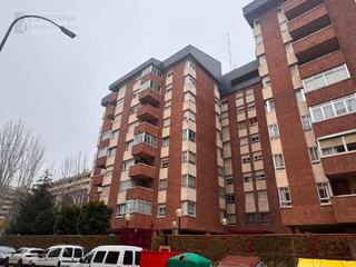 Piso  Bolivia. Pisazo en c bolivia de 4 dorm y 2 baños. garaje y trastero.