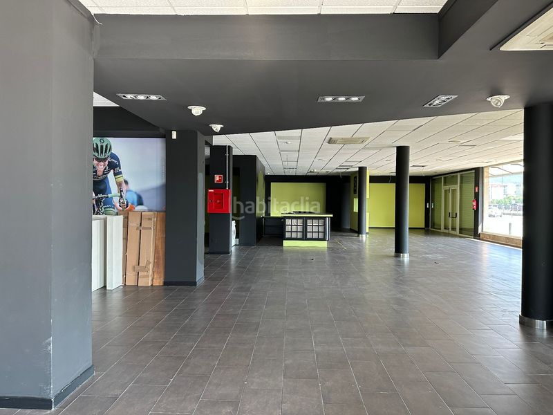 Foto 33967b28-249b-4740-86a6-be1f45895916. Location local commercial dans Maliaño Camargo