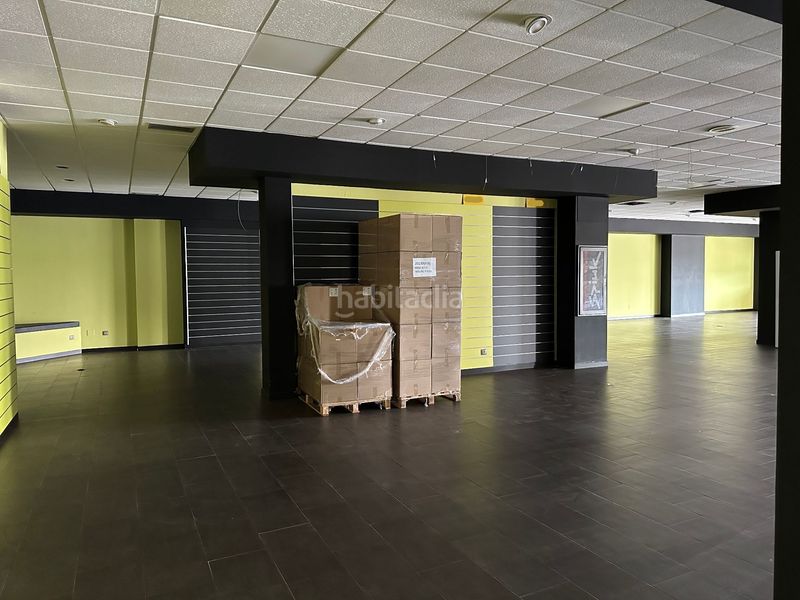 Foto 45afe514-38ac-49a6-8e49-7a1306b693f1. Location local commercial dans Maliaño Camargo