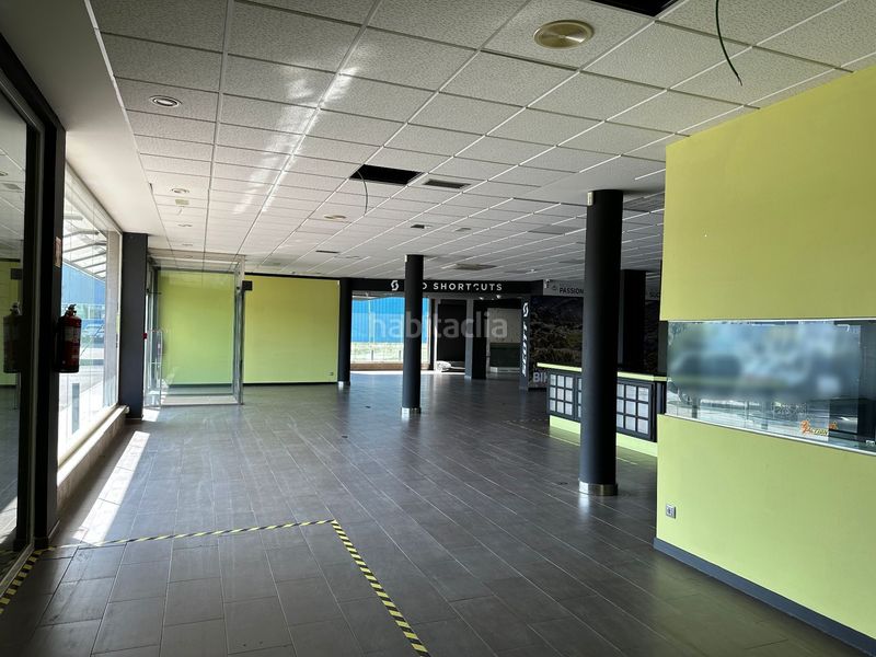 Foto a7689a22-216c-4def-a94f-2168db8cd4c2. Location local commercial dans Maliaño Camargo