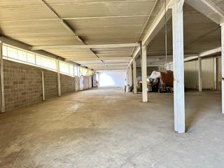 Nau industrial en Maliao. Navealmacn de 600m2 excelentemente comunicada en la cerrada