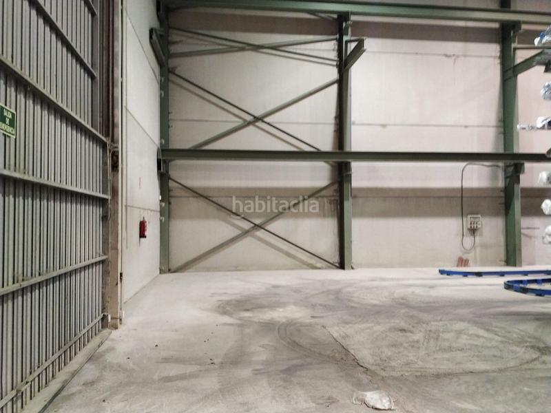 Foto ca55c10a-68c8-4e57-bbc3-08bfb61cf780. Nau industrial a Bárcena de Cicero