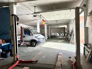 Local Comercial en Entrambasaguas. Amplio local de 775m2 en planta baja y 120m2 en primera planta e