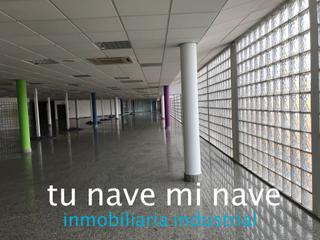 Location Bureau à Revilla. Impecable edificio de oficinas