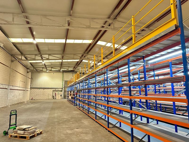 Foto 847e8019-649a-4c0e-b5b8-f6a001edda94. Nau industrial a Cartes