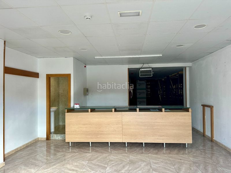 Foto bfde8020-b887-43b1-8c89-9beb5b6f72ab. Nau industrial a Cartes