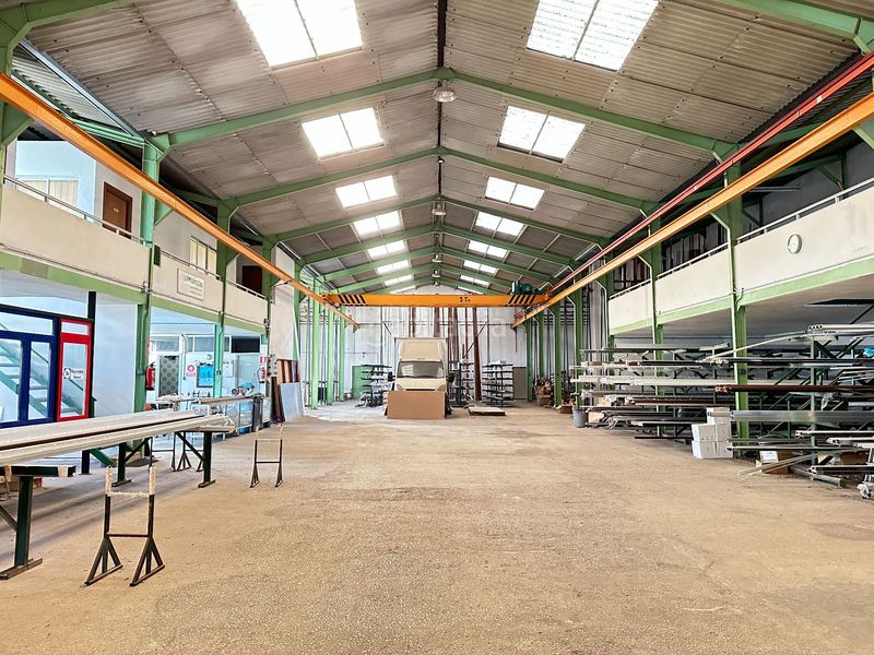 Foto 3f32bf87-ca44-412b-9495-b1172ab164e7. Industrial building in Cartes