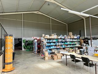 Alquiler Nave industrial en Ajo. Nave independiente de 500m2 con una parcela de 2.447m2,  gran vi