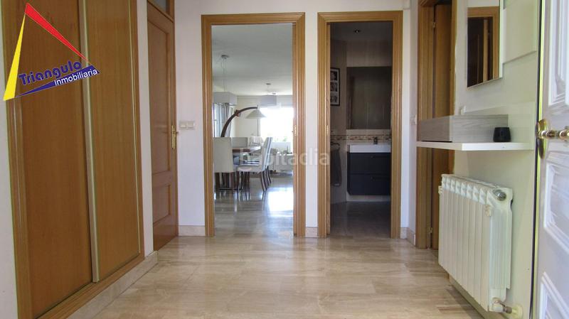 Foto c7e33d4f-d668-4708-a256-b5ca8be1ba72. Maison jumelée avec chauffage parking dans Encinillas