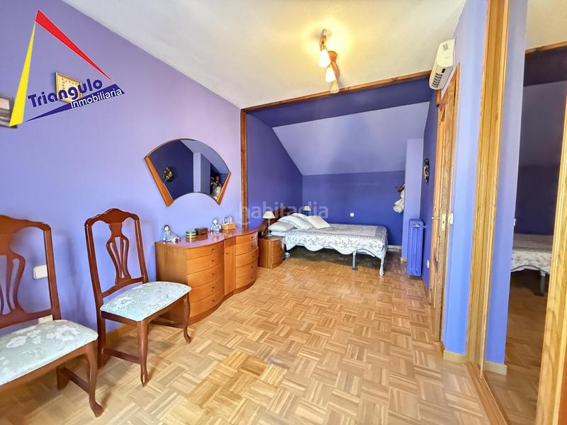 Foto 18a3fbde-f3d9-4f55-9c11-f6a9fa134989. Piso duplex de 4 dormitorios en san lorenzo en Via Romana Segovia