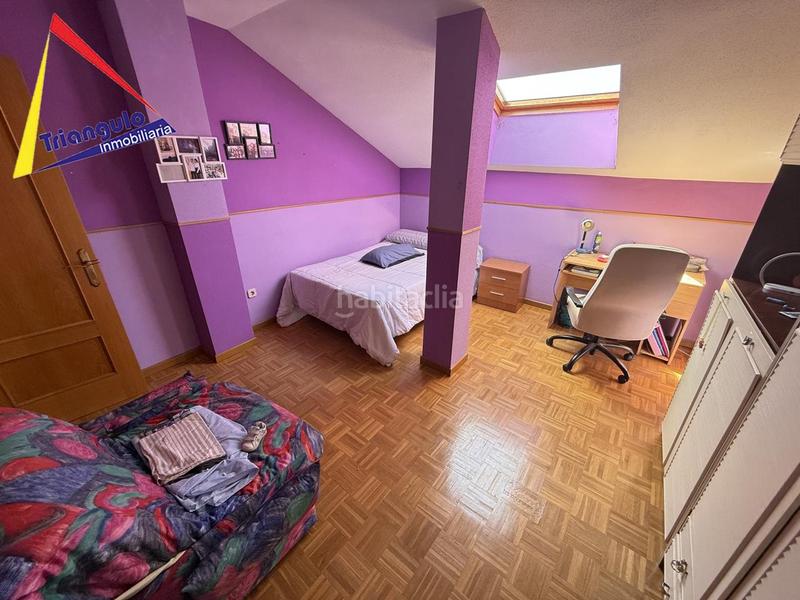 Foto 555e3e5b-9b04-4167-af8d-0fab048421b4. Piso duplex de 4 dormitorios en san lorenzo en Via Romana Segovia