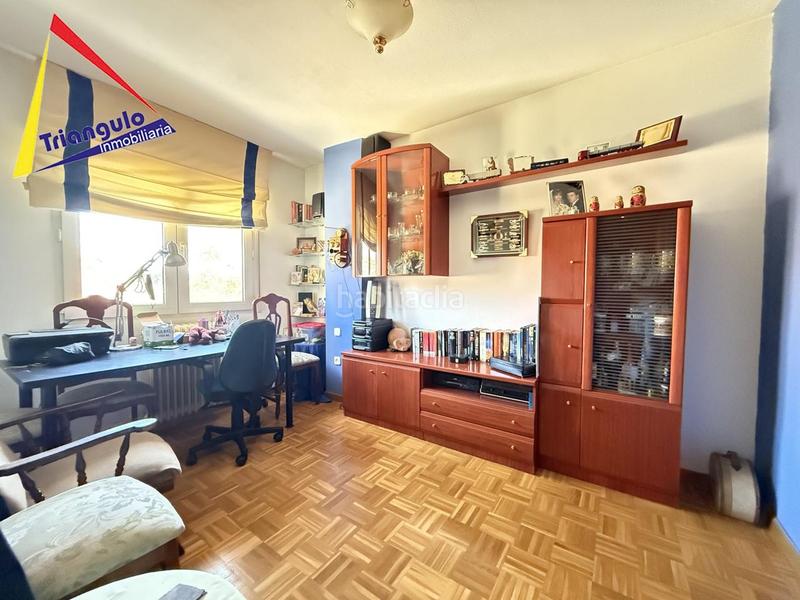 Foto 78b14e53-60e9-4df1-a5a4-5c2733994aaf. Piso duplex de 4 dormitorios en san lorenzo en Via Romana Segovia