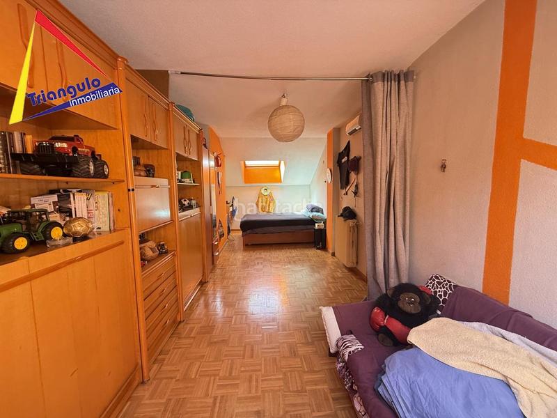 Foto 83426e71-e495-4100-a8a6-5ba13446b1ed. Piso duplex de 4 dormitorios en san lorenzo en Via Romana Segovia