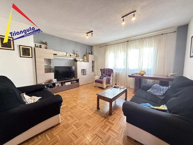 Foto a36ece9f-c494-4245-af3e-a48b5fbd23b8. Piso duplex de 4 dormitorios en san lorenzo en Via Romana Segovia