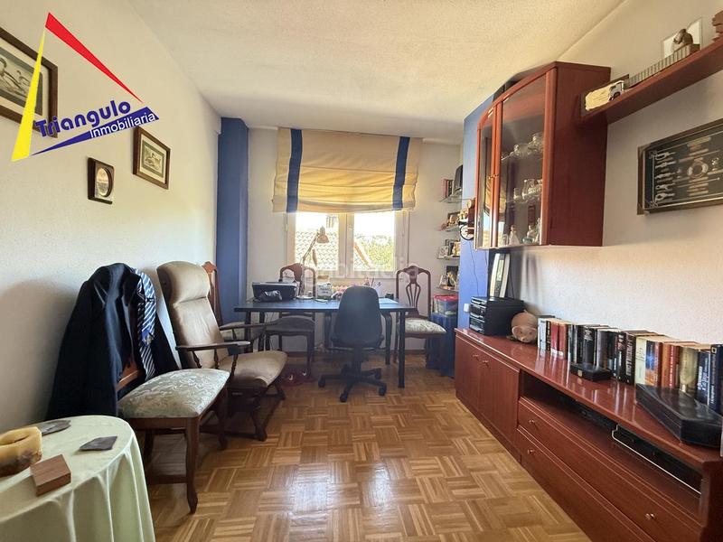 Foto d9a5dfc8-c956-4078-9ca7-a5c9f45a695a. Piso duplex de 4 dormitorios en san lorenzo en Via Romana Segovia
