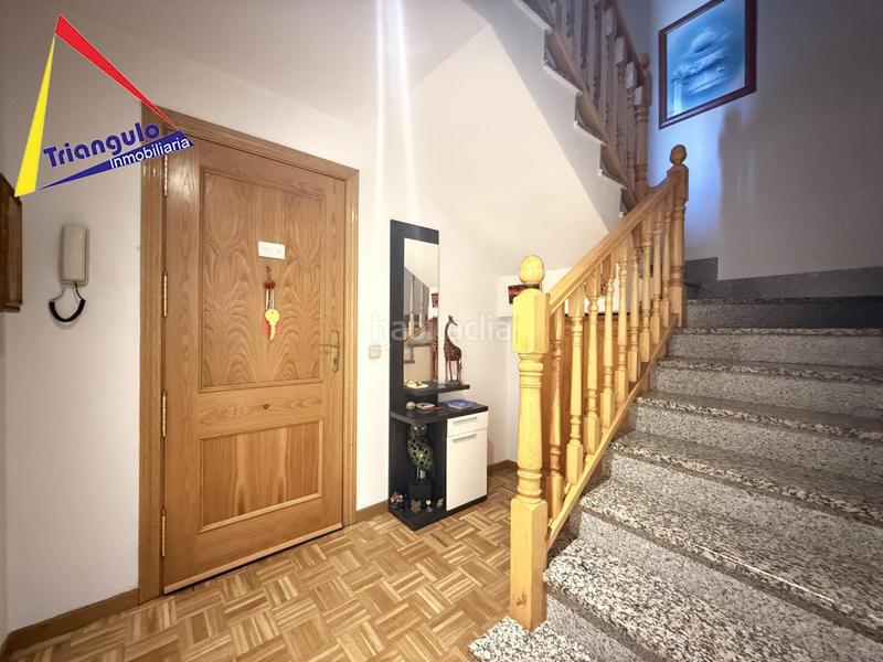 Foto f097e354-be71-488b-ba28-31661370a4b8. Piso duplex de 4 dormitorios en san lorenzo en Via Romana Segovia