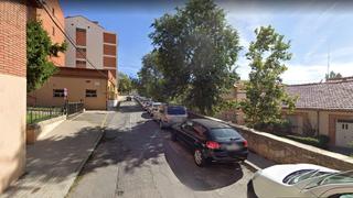 Location Local commercial à San Lorenzo - San Marcos. Actualmente esta como garaje, ideal garaje o almacen