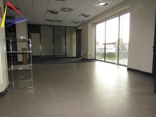 Alquiler Local Comercial en El Carmen. Local en el barrio del carmen exterior, luminoso y con un estupe