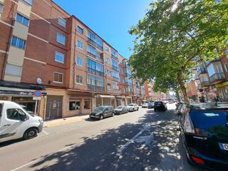 Pis a Calle general shelly 15. Piso en venta de 75 m2 ,3 habitaciones, salón, baño ,galería , e