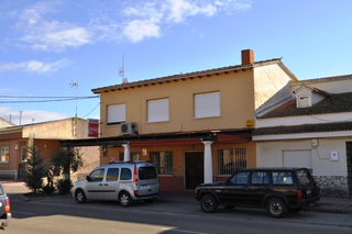 Casa adossada a Carretera valdestillas 27a. Vivienda en venta con una superficie de 173 m²c en dos plantas.