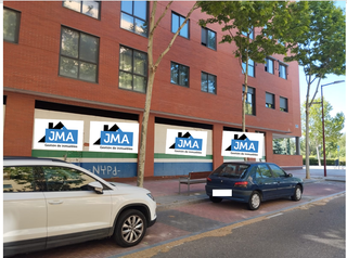Local Comercial en Calle del Monasterio de Santa Maria de Moreruela 5