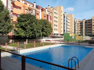 Pis a Calle juan de la cierva 9. Vivienda 3 habitaciones 2 baños, 2 patios, garaje grande y trast