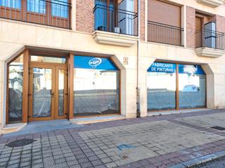Lloguer Local Comercial a Calle fausto herrero 25. Local comercial diáfano con gran escaparate.
