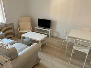 Miete Etagenwohnung in Calle de jacinto benavente 12. Piso reformado ideal para estudiantes, trabajadores sanitarios,