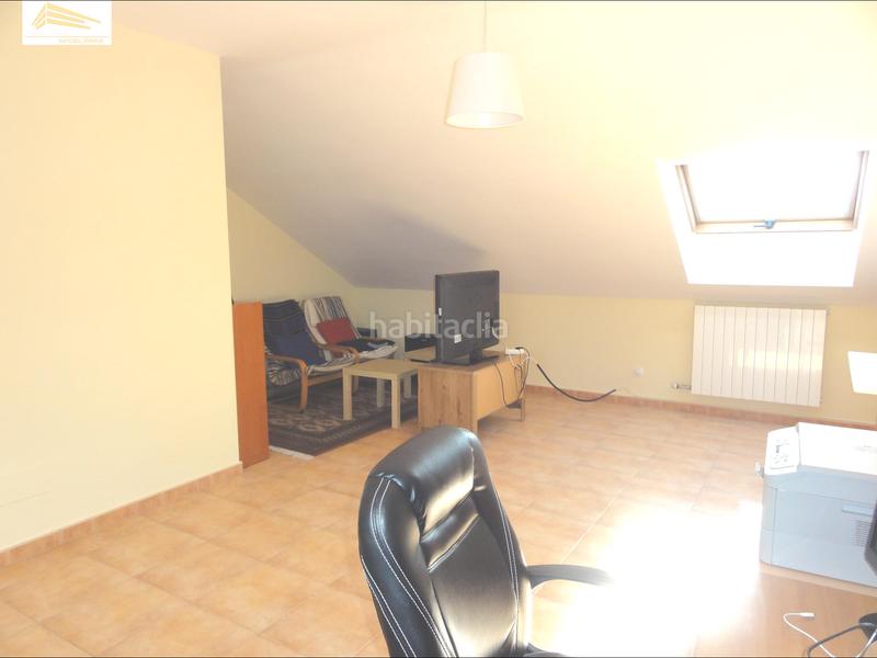 Foto f83361e0-fe96-43c1-9a25-476640a75acd. Maison jumelée avec chauffage parking dans Zaratán