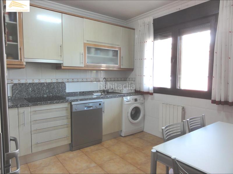 Foto 12b48339-569f-4a62-b45e-9ebd35581ccf. Reihenhaus mit heizung parking in Zaratán