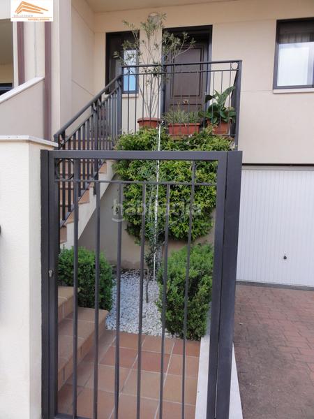 Foto 201e9e12-93f2-4aab-80e3-1c83e714ec45. Reihenhaus mit heizung parking in Zaratán