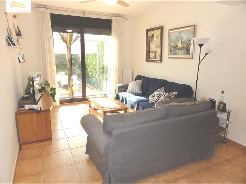 Foto d28e8f7c-718a-4254-81b3-473db34443d6. Reihenhaus mit heizung parking in Zaratán