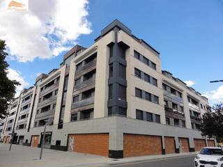 Local Comercial en Avenida madrid 13