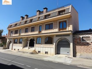 Semi detached house  Calle onésimo redondo