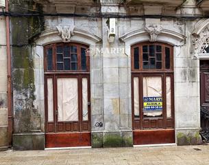 Alquiler Local Comercial en Ponteareas. Alquiler bajo comercial muy céntrico. antigua farmacia.