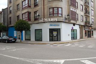 Location Local commercial à Castelao. esquina castelao-amieiros. 1. Alquiler comercial en esquina, bien situado, preparado.