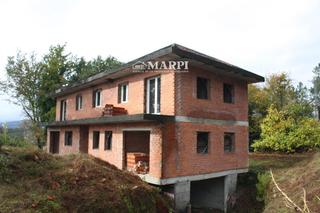 Chalet  As cachadas. Venta de casa en construccion, dos plantas, garaje.