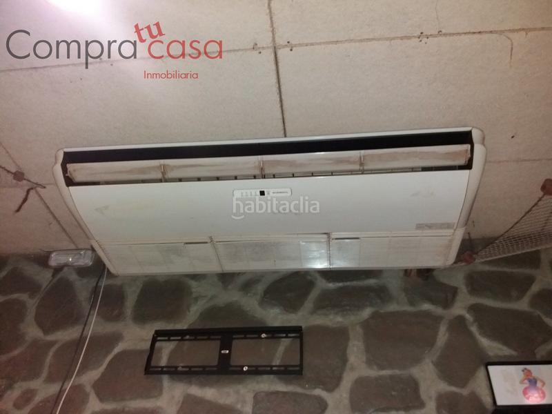 Foto 441f50e1-ec16-4f78-8a1a-f4852f3586a2. Local comercial venta..local a tres calles..30 metros del acueducto. en Segovia