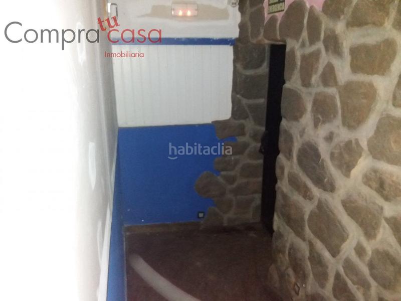 Foto 5327bbec-3d2e-44d8-b099-e1c4d0905b96. Local comercial venta..local a tres calles..30 metros del acueducto. en Segovia