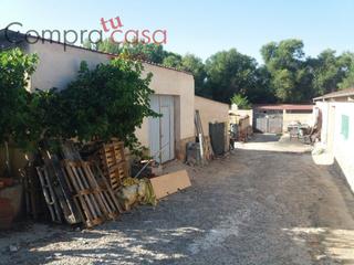 Bâtiment à usage industriel à Área Rural. Venta..complejo de naves..