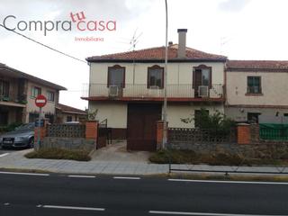 Chalet à Travesía los molinos 2. Venta de vivienda unifamiliar con muchas posibilidades