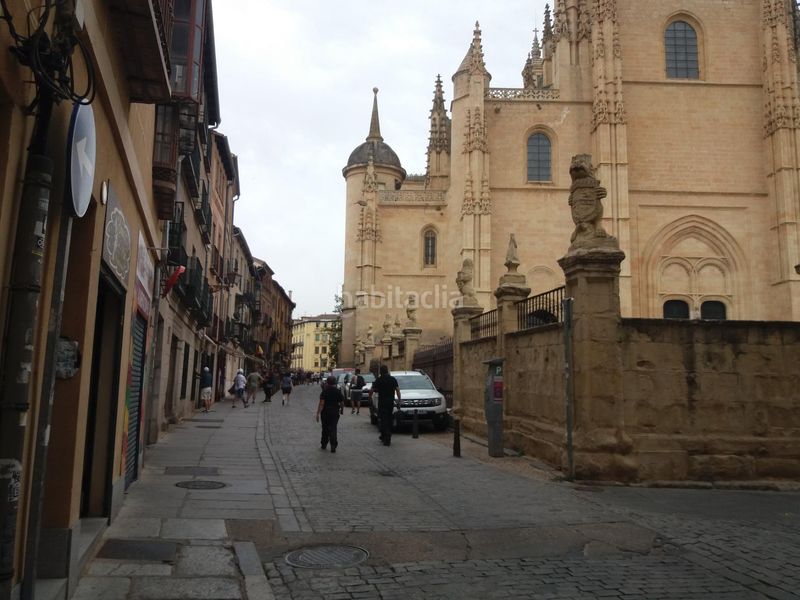 Foto 563f50a0-8e30-4125-bb19-1fe013a57eda. Local comercial a Centro Segovia