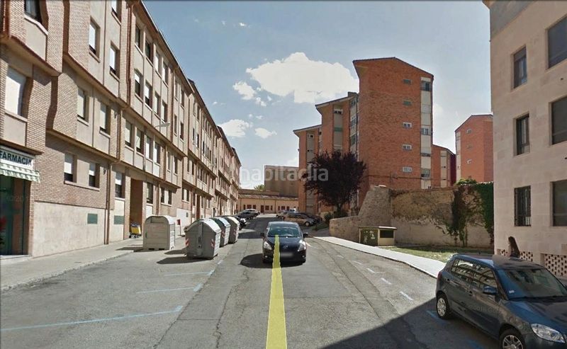 Foto aa38ec9c-a143-4e3a-87b3-28792b5b8e32. Local comercial a Centro Segovia