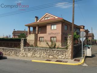 Chalet en Lastrilla (La). Venta..unifamiliar con gran parcela..la lastrilla