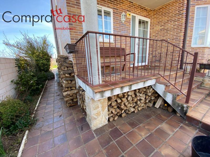 Foto f59687d2-3f58-4ea8-870f-4176cbb22073. Doppelhaus mit heizung parking in Encinillas