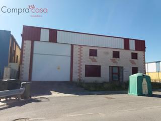 Bâtiment à usage industriel  Calle fresno. Venta..nave con gran campa..poligono nicomedes garcia.negociable